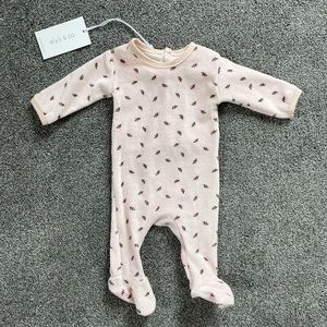 Ely’s & Co. Velour Leaf Footie. Pink/Lavender. 3/12 mo.New with tags. Stunning!!